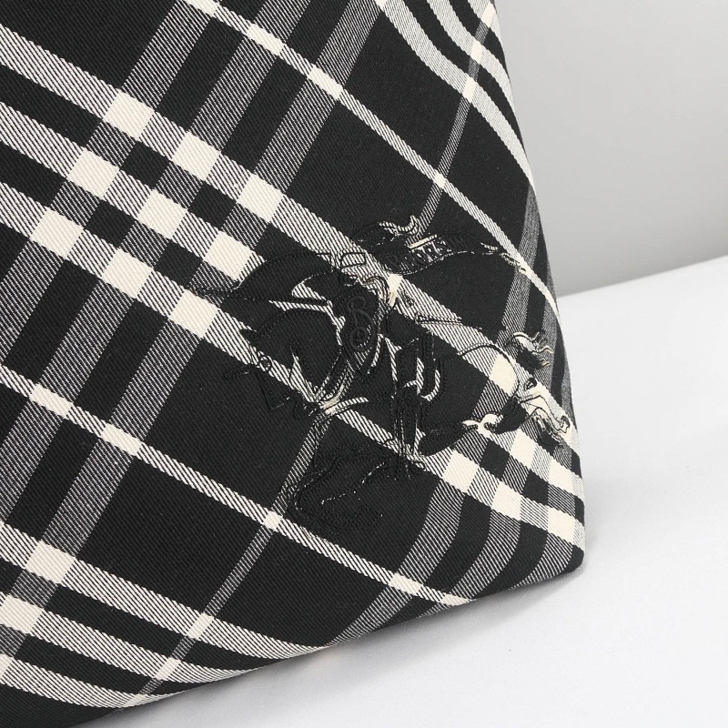 Bv*b*rry shopping bags